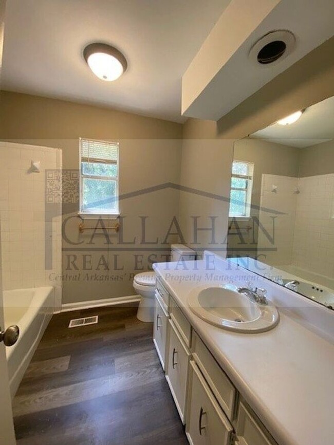 Building Photo - Midtown 2 Bedroom Townhome