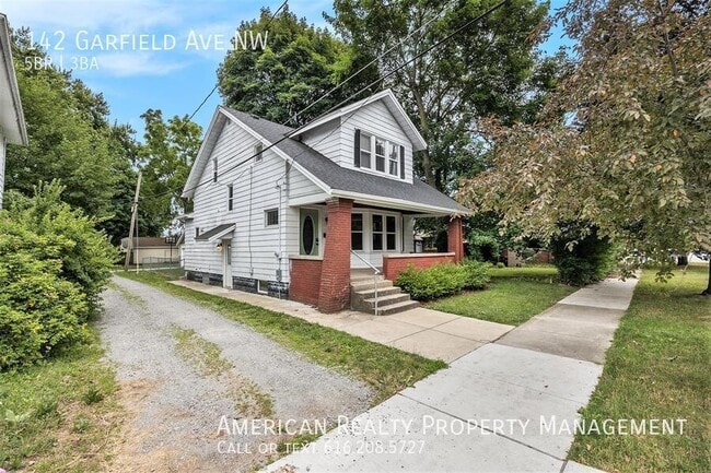 Foto del edificio - 142 Garfield Ave NW