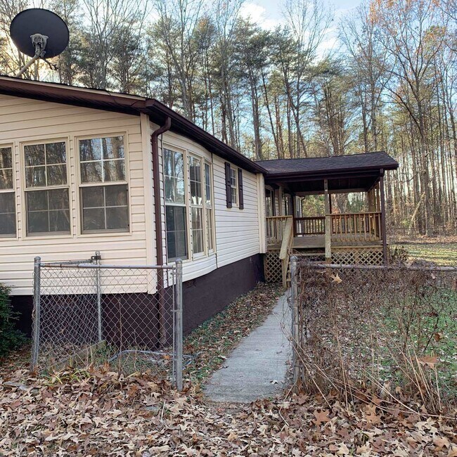 Building Photo - 340 Faucetts Rd
