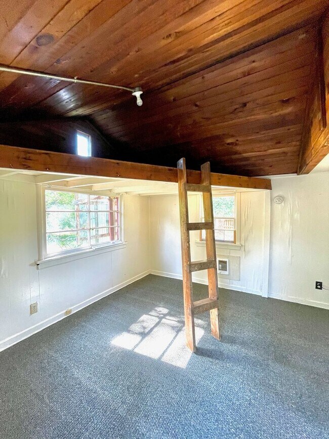 Building Photo - Villard/Orchard