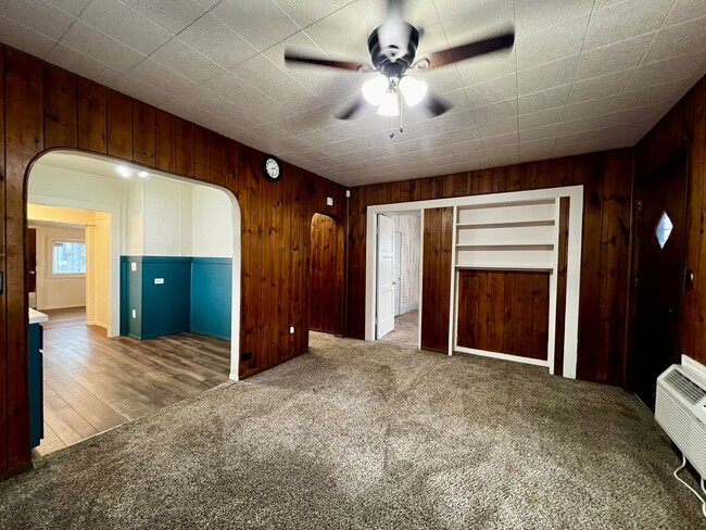 Building Photo - 1001 S 8th St