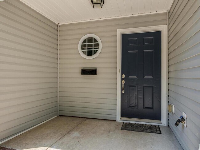 Building Photo - Great townhome in the Cotswold/Oakhurst area!