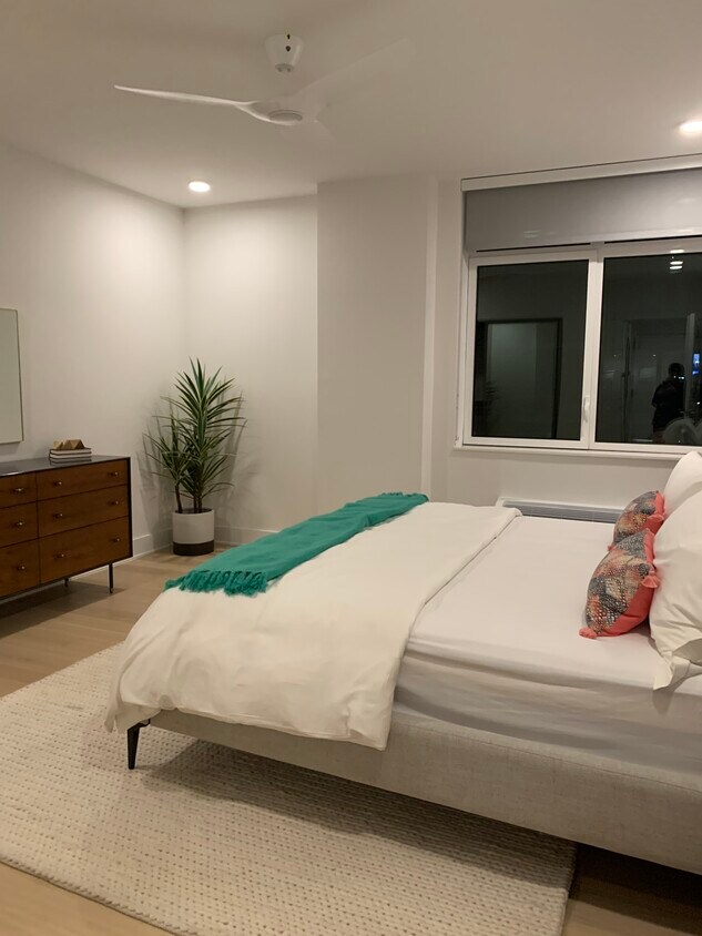 Foto principal - 7401 River Rd