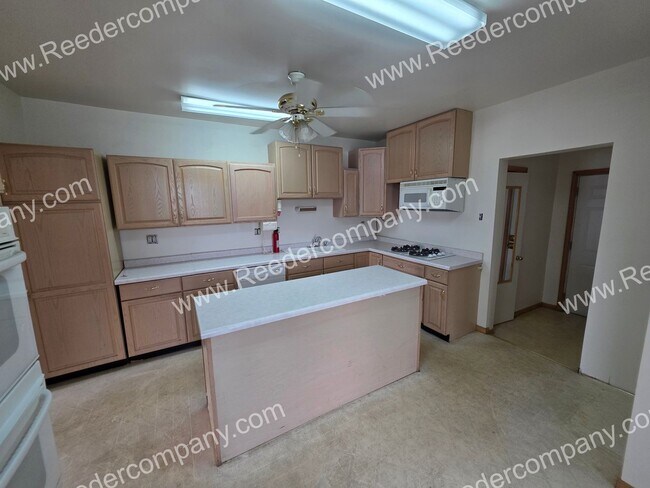 Foto del edificio - 4838 Walsh Ave