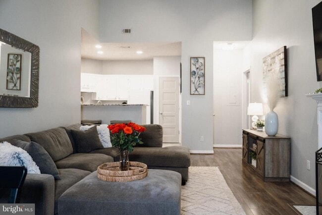 Building Photo - 4408 Helmsford Ln