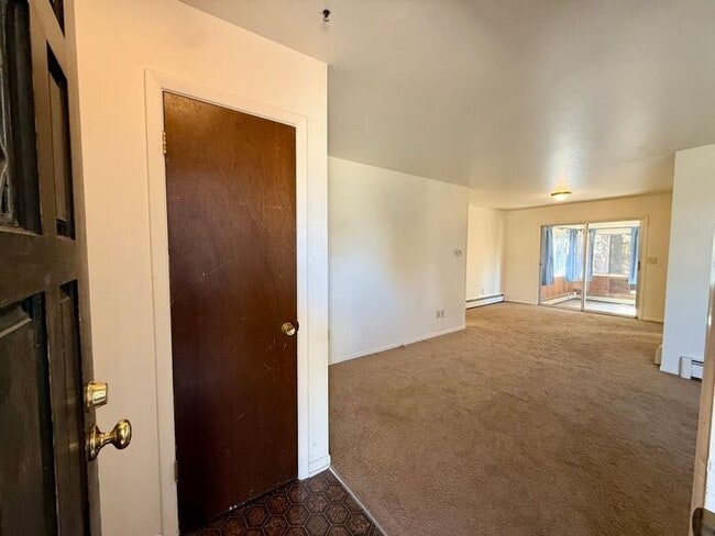 Building Photo - 2 Bed, 1.5 Bath Duplex for Rent in Fort Collins!