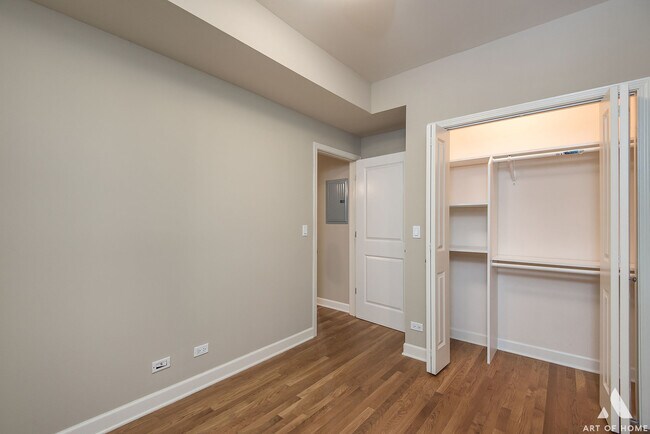 Foto del edificio - 3711 N Kenneth Ave
