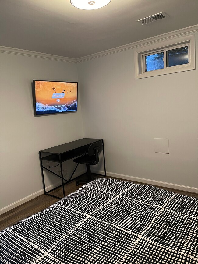 Foto del edificio - 1804 N George Mason Dr