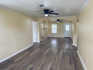 Foto del edificio - 310 W Houston Ave