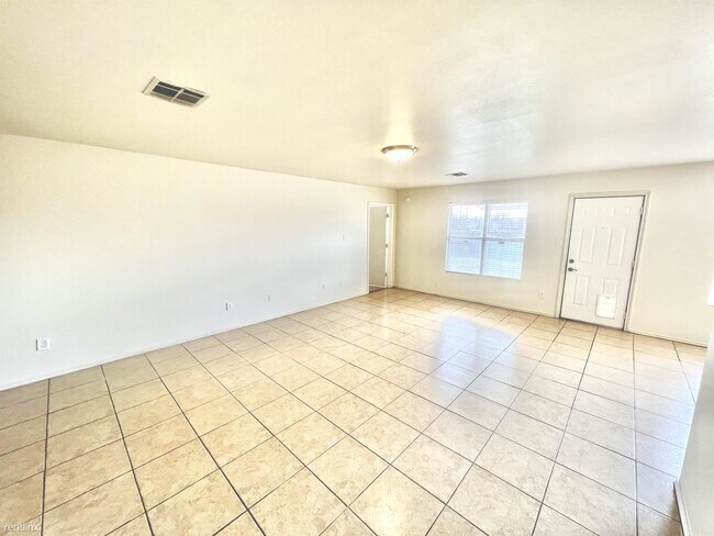 Building Photo - 3 br, 2 bath House - 3320 Viewcrest Dr