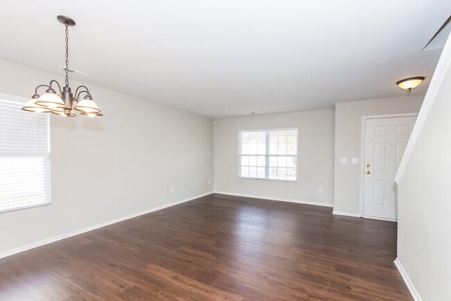 Building Photo - 4710 Larkhaven Village Dr