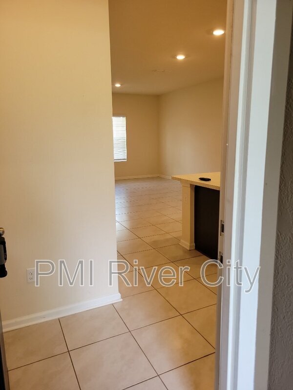 Foto del edificio - 86610 Shortline Cir