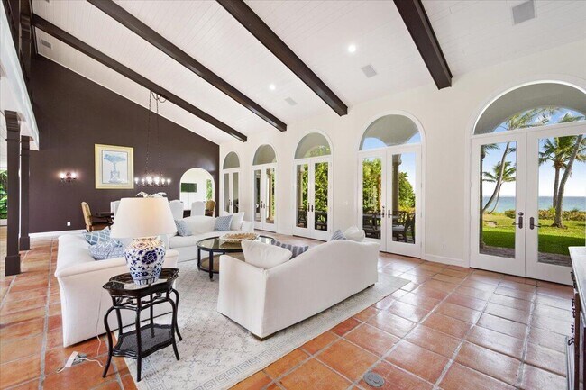 Foto del edificio - 119 S Beach Rd