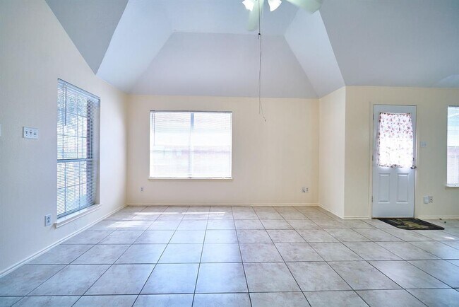 Building Photo - 13415 Knightsway Dr