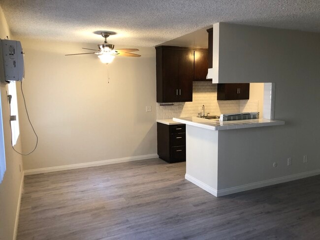Foto del edificio - 337 Riverdale Dr