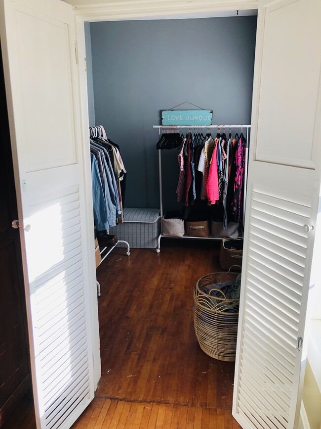 Closet - 911 2nd St S