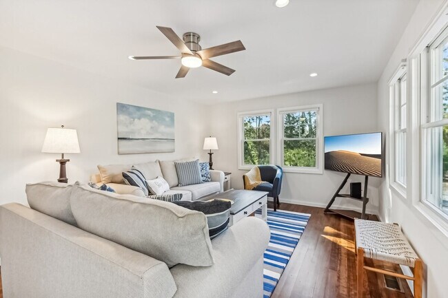 Foto del edificio - 605 Circle Dr