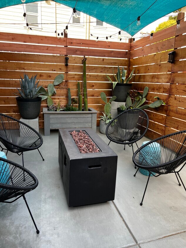 Primary Photo - 1618-1612 12th Ave