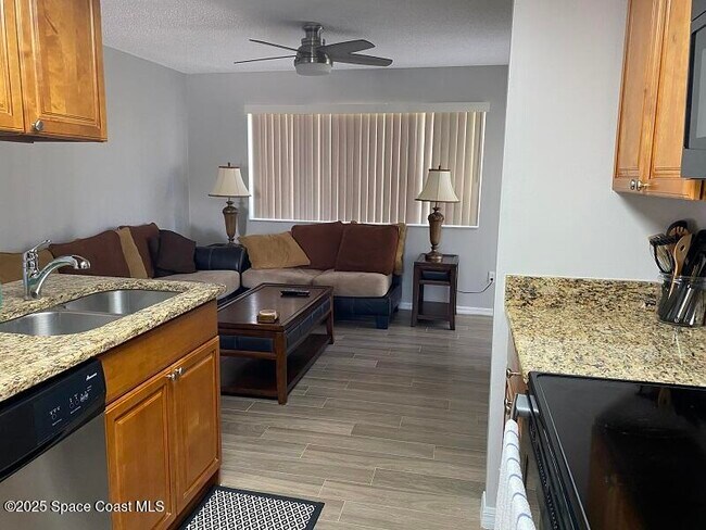 Foto del edificio - 344 Beach Park Ln