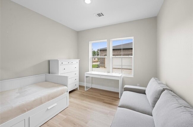 Building Photo - 2610 Piemonte Ave