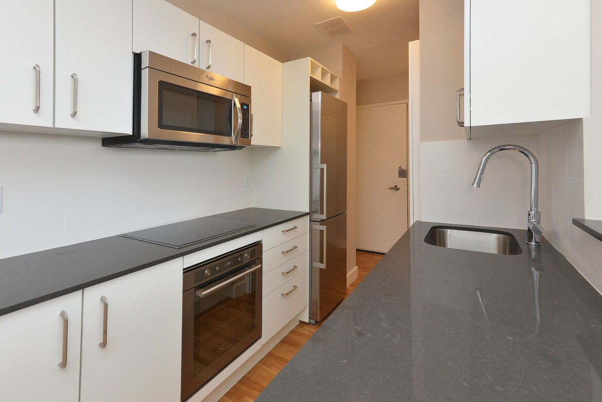 Primary Photo - 263 Russell Hill Rd