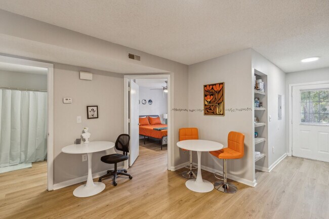 Foto del edificio - 3504 Carlson Bay Ct