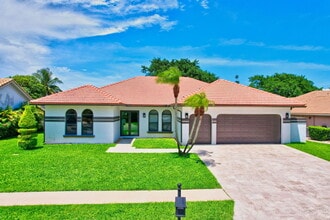 Building Photo - 10099 Canoe Brook Cir