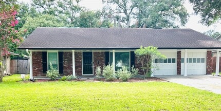 Building Photo - 10710 Chimney Rock Rd