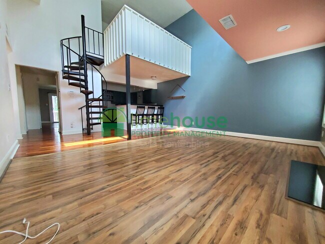 Building Photo - 2104 Point Hollow Ct.