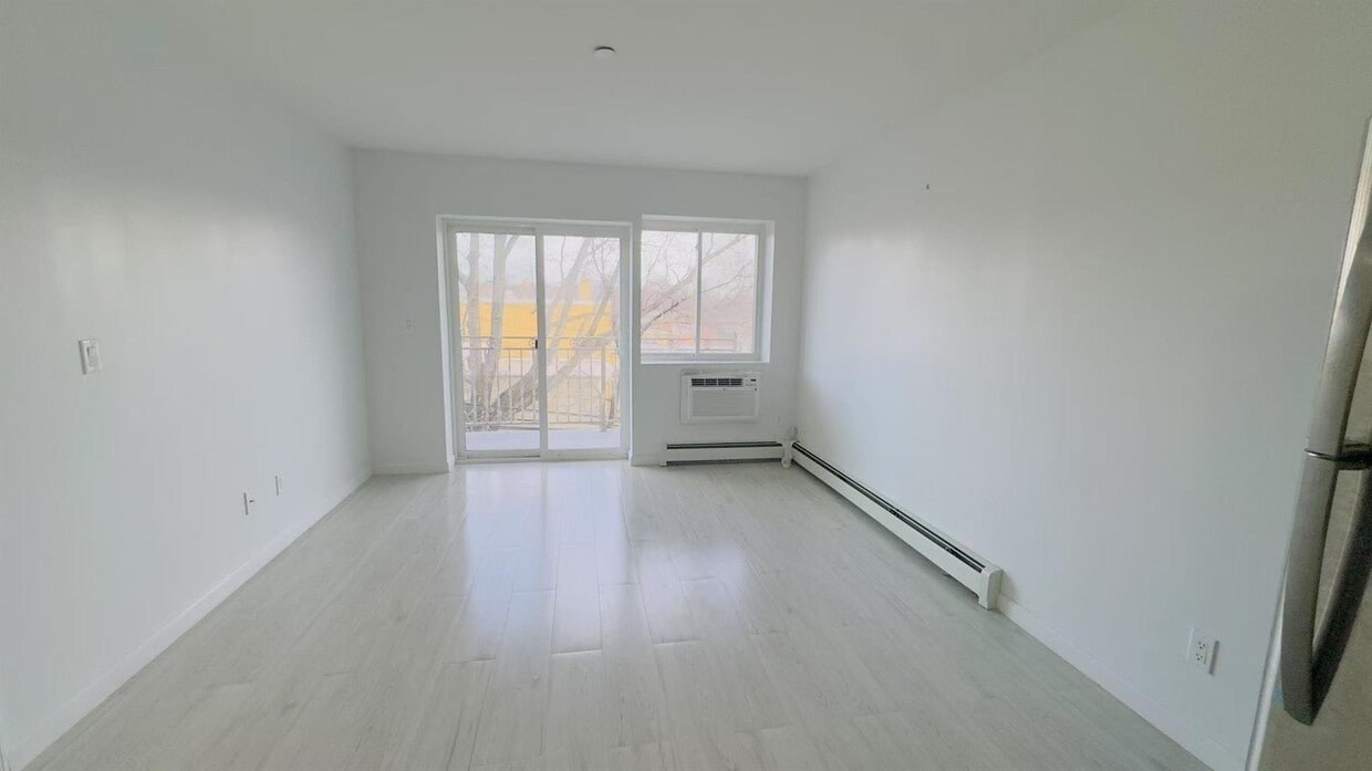 Primary Photo - 31-22 60th St