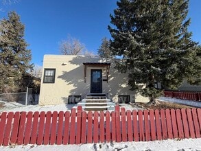 Building Photo - 365 N 6th St