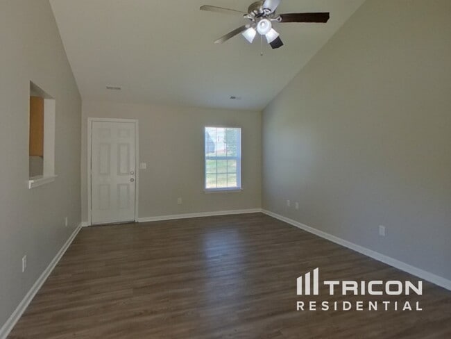 Building Photo - 1300 Crandon Dr