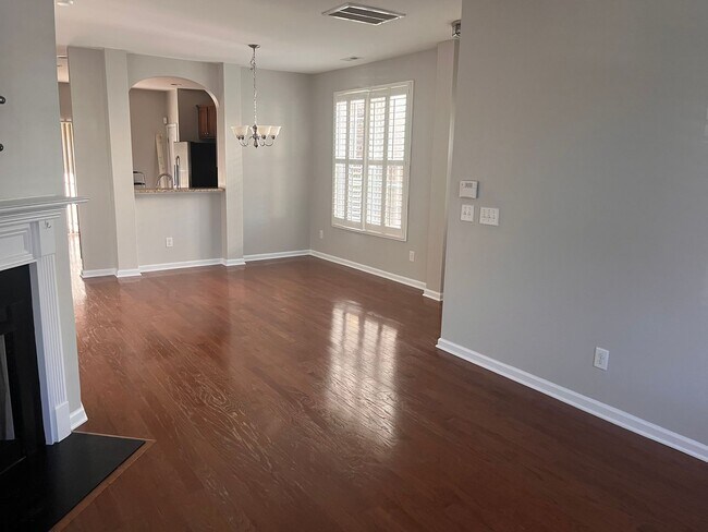 Building Photo - Spacious 2BR/3BA Townhome in Rennaisance Park near Downtown Raleigh