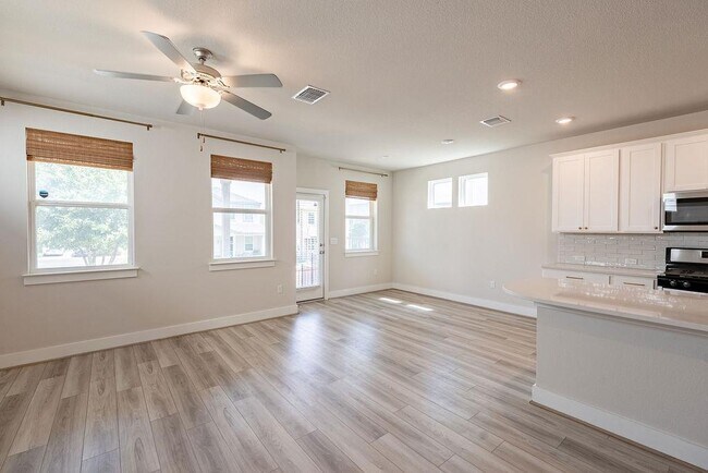 Building Photo - 7400 Travertine Spring Dr