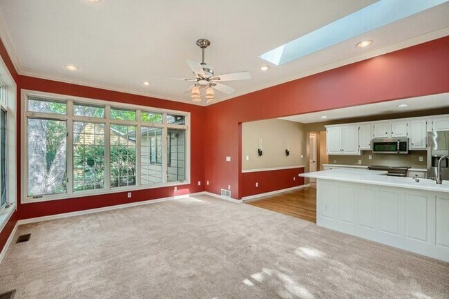 Foto del edificio - 116 Krestwood Drive, Burnsville, MN, 55337