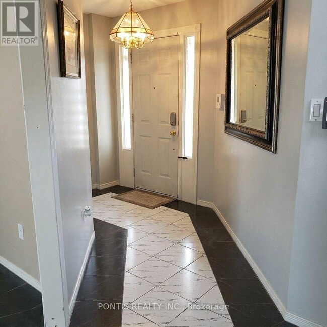 Building Photo - 2538 Raglan Ct