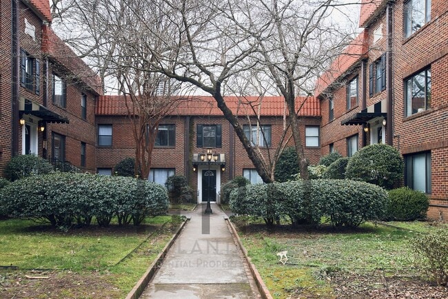 Bright Top-Floor 2/1 Condo in Prime Midtown - Bright Top-Floor 2/1 Condo in Prime Midtown