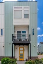 Building Photo - 1651 West 67th Cir