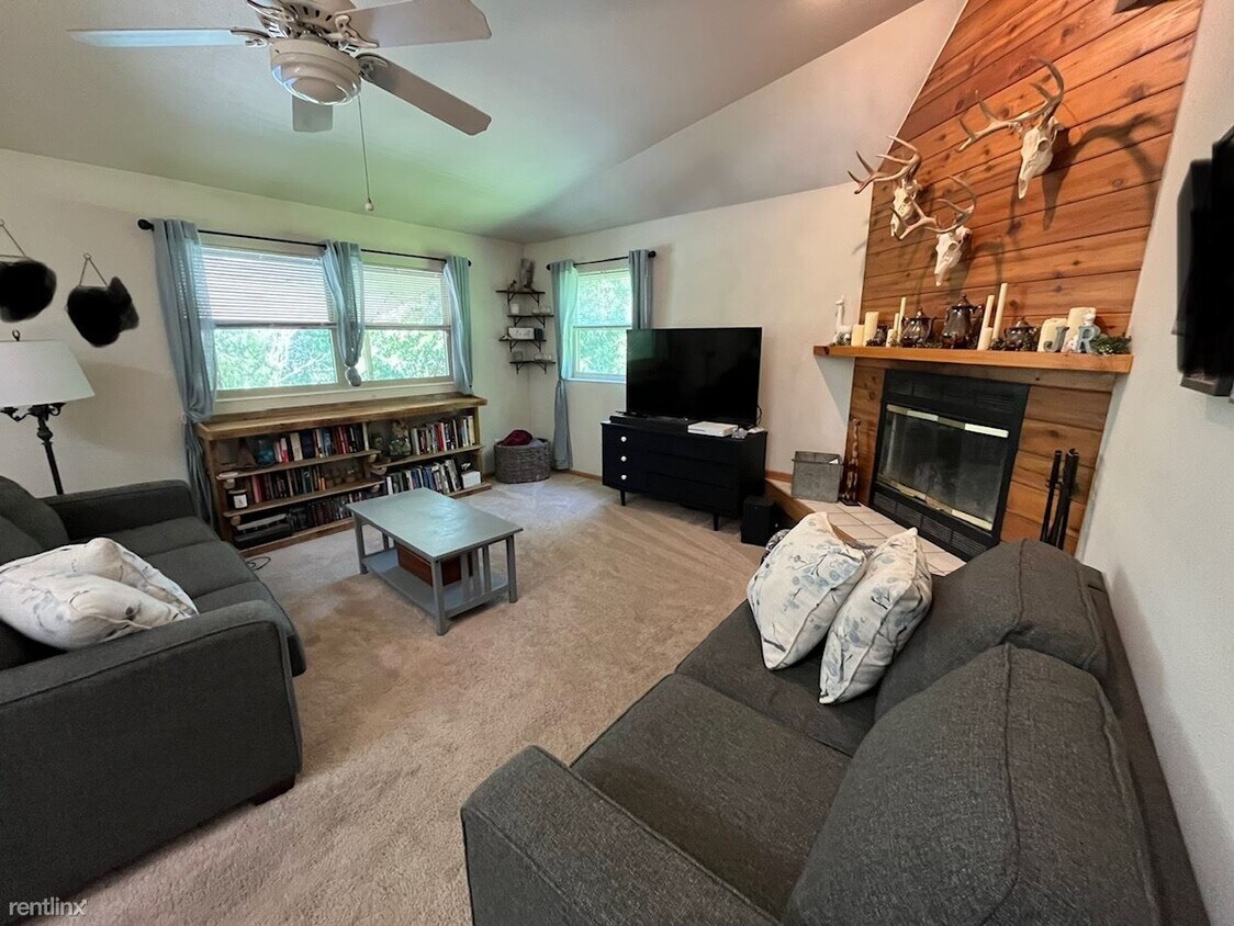 1700 Ben Franklin St, Verona, WI 53593 Townhome Rentals in Verona WI