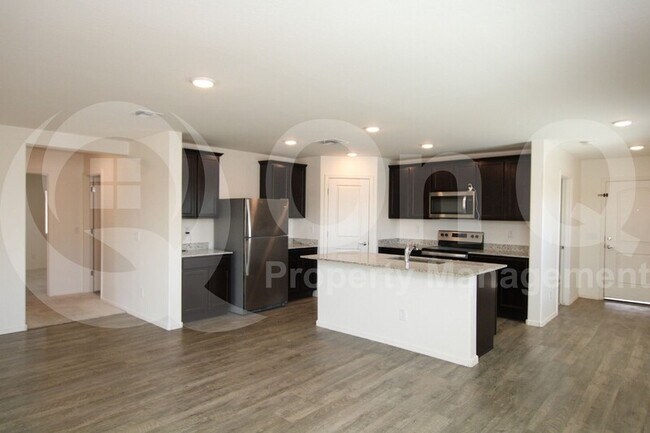 Foto del edificio - 2537 N Mcdonald Ln