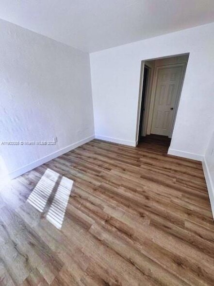 Foto del edificio - 1245 NW 60th St