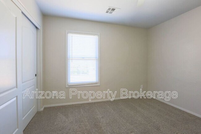 Foto del edificio - 16862 N 182nd Ln