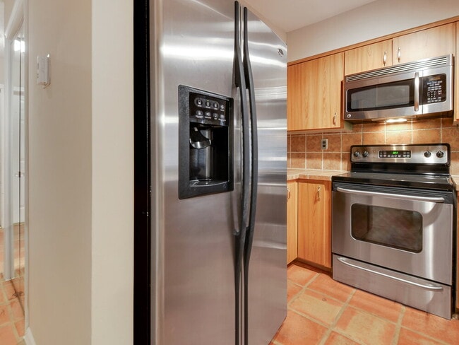 Building Photo - 13640 Jonquil Pl
