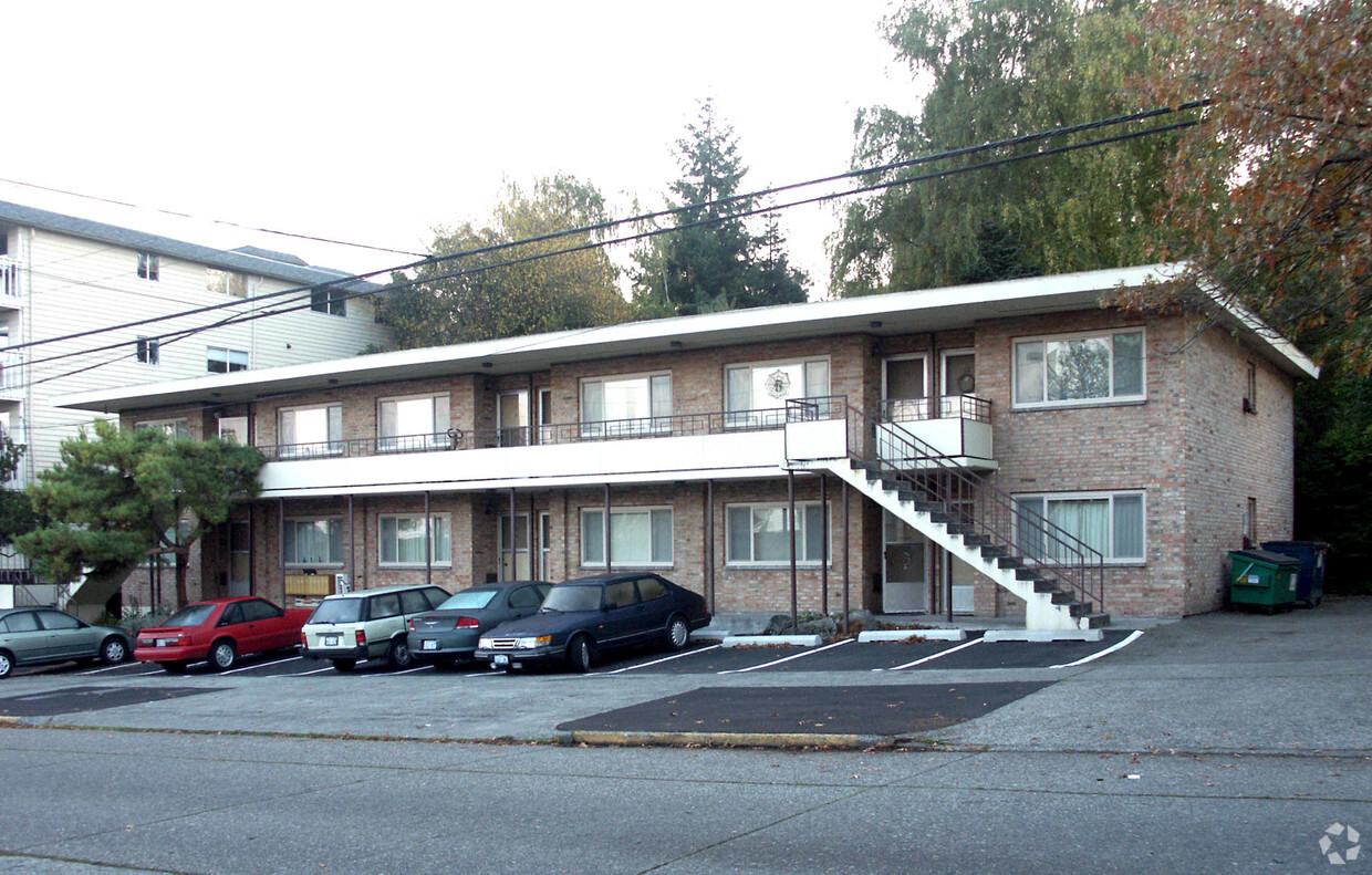 Primary Photo - 7106 California Ave SW