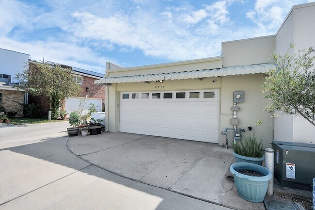 Foto del edificio - 4112 Meyerwood Dr