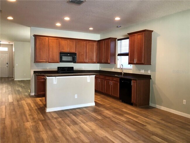 Foto del edificio - 676 Legacy Park Dr