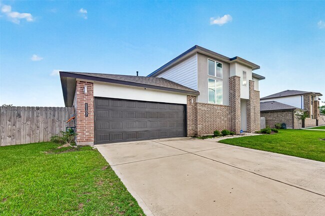 Building Photo - 1107 Lakes Edge Ln