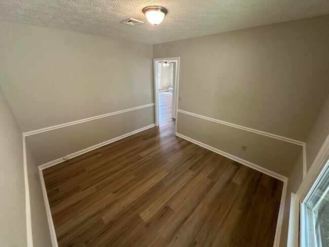 Building Photo - 5159 Saundersville Rd
