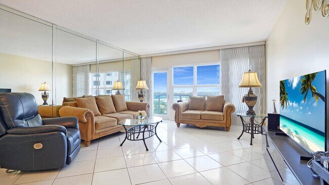 Building Photo - 3550 Galt Ocean Dr