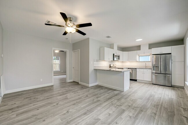 Foto del edificio - 4014 Tilson Ln